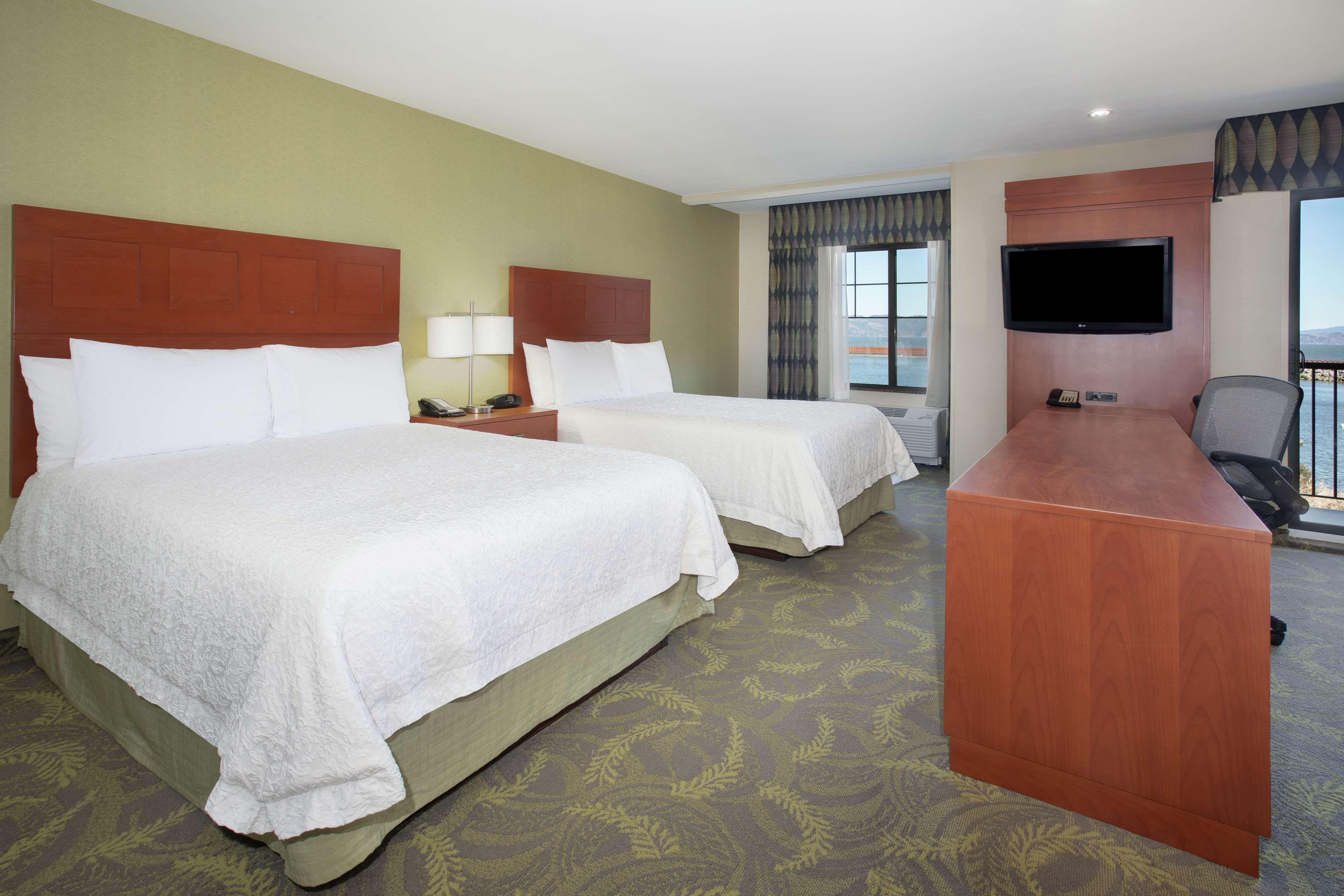 Hampton Inn & Suites Astoria Eksteriør bilde
