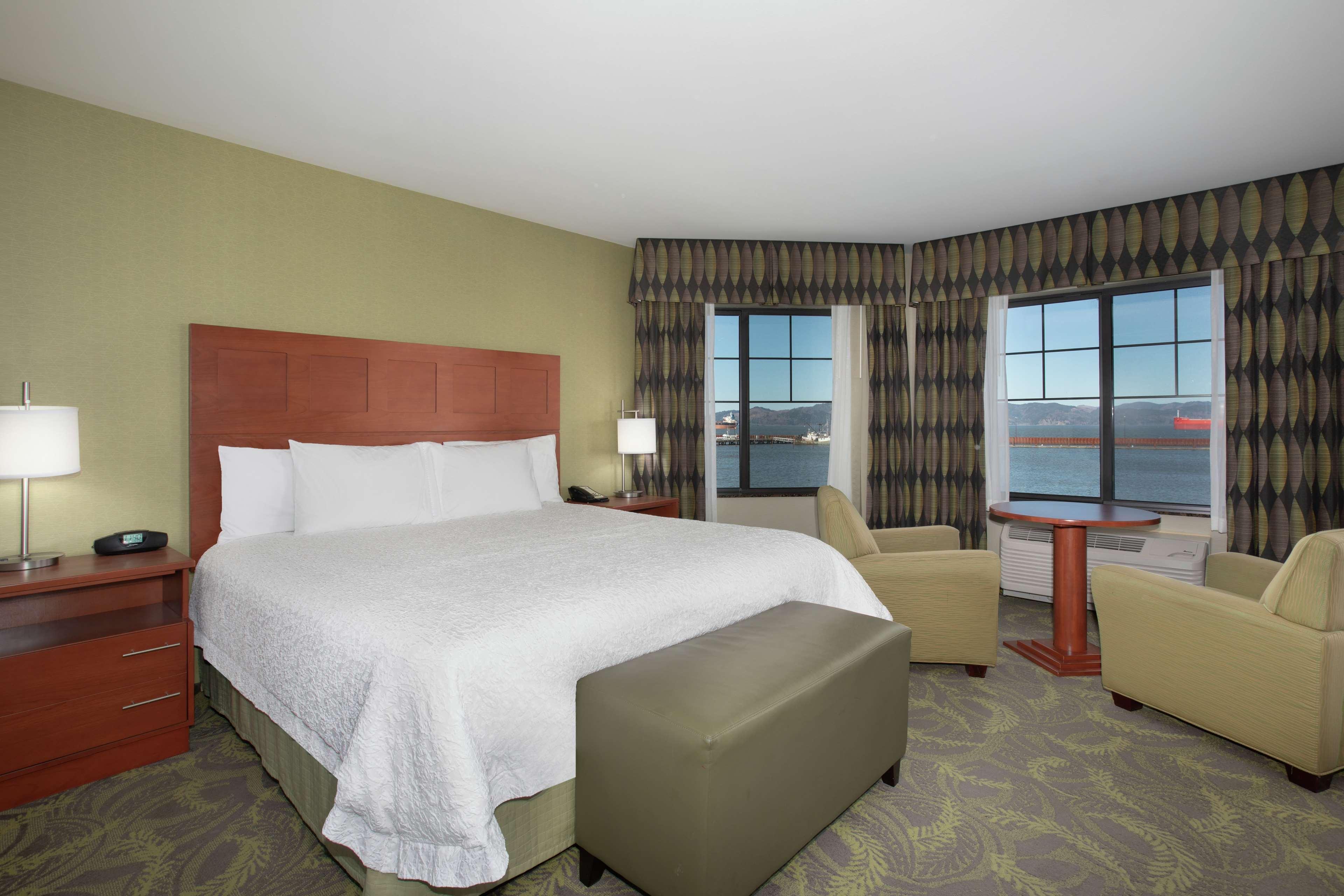 Hampton Inn & Suites Astoria Eksteriør bilde