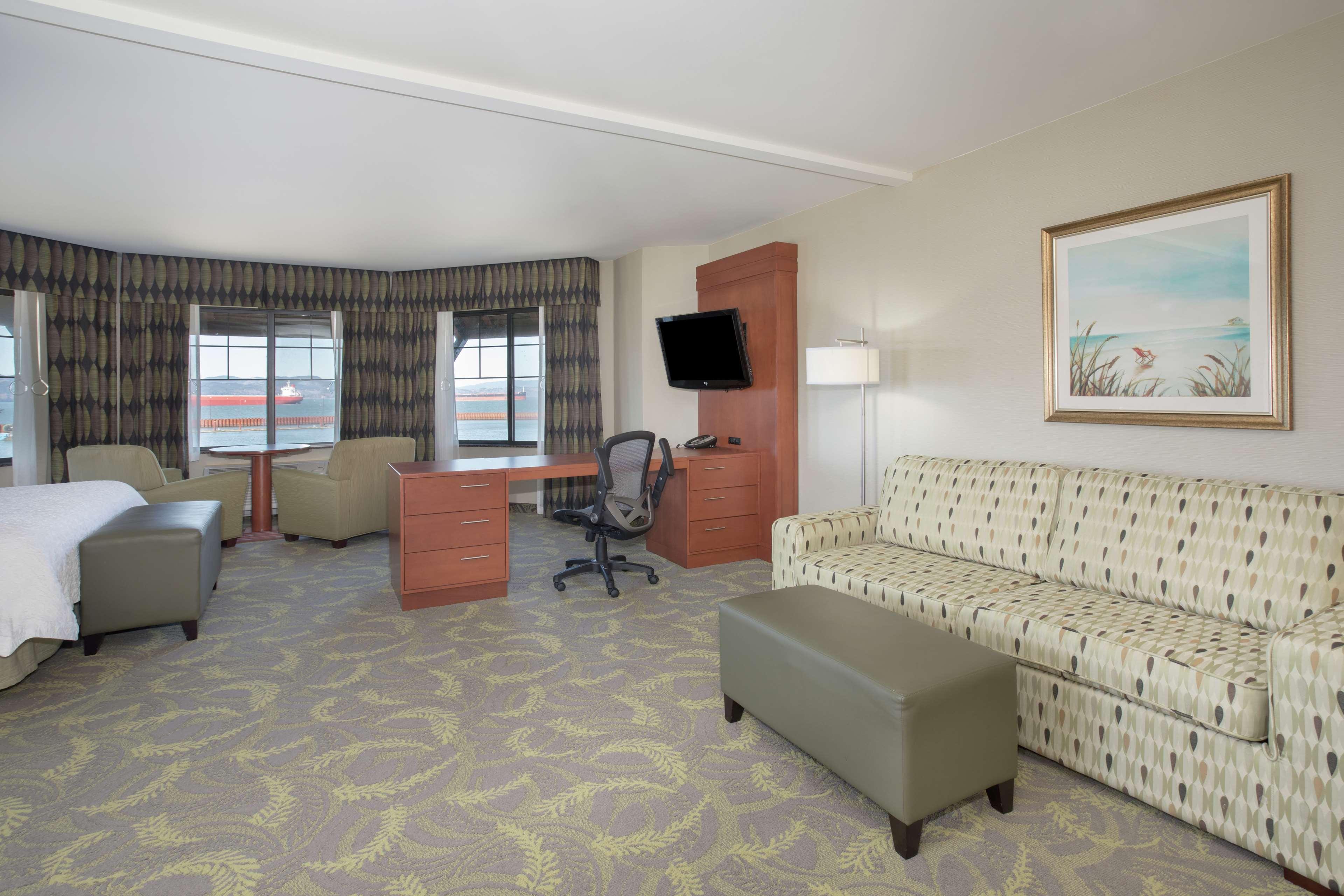 Hampton Inn & Suites Astoria Eksteriør bilde