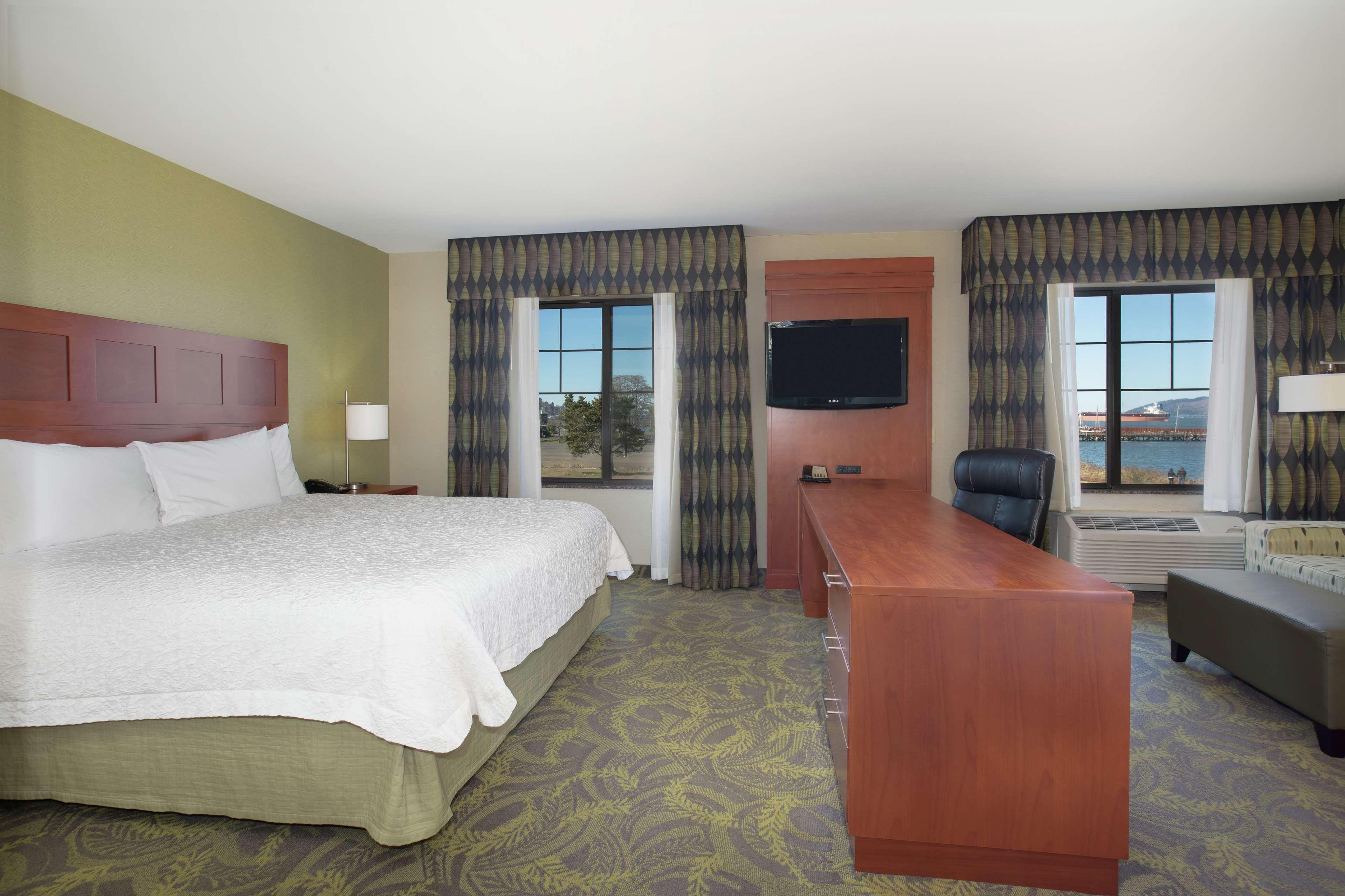 Hampton Inn & Suites Astoria Eksteriør bilde