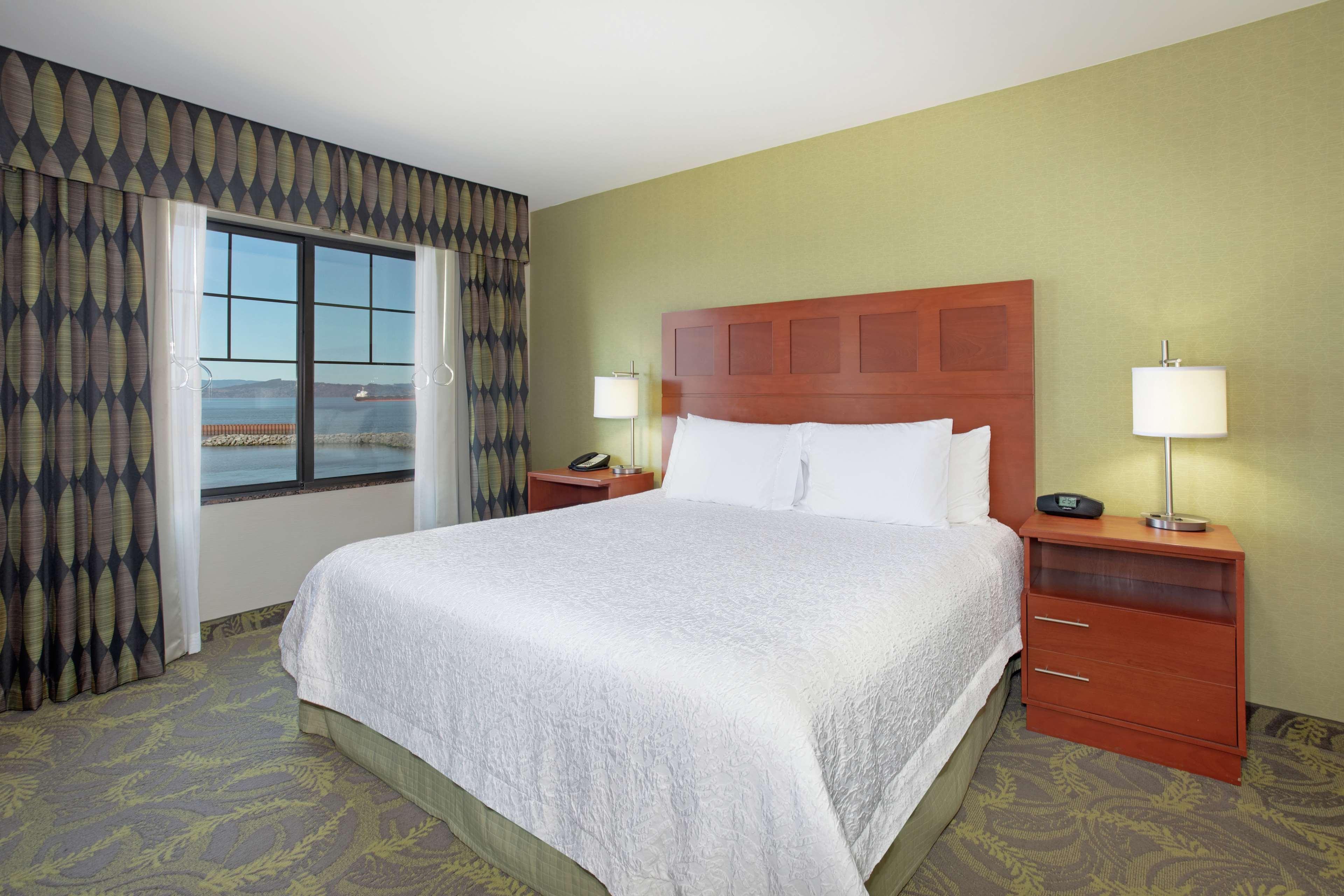 Hampton Inn & Suites Astoria Eksteriør bilde