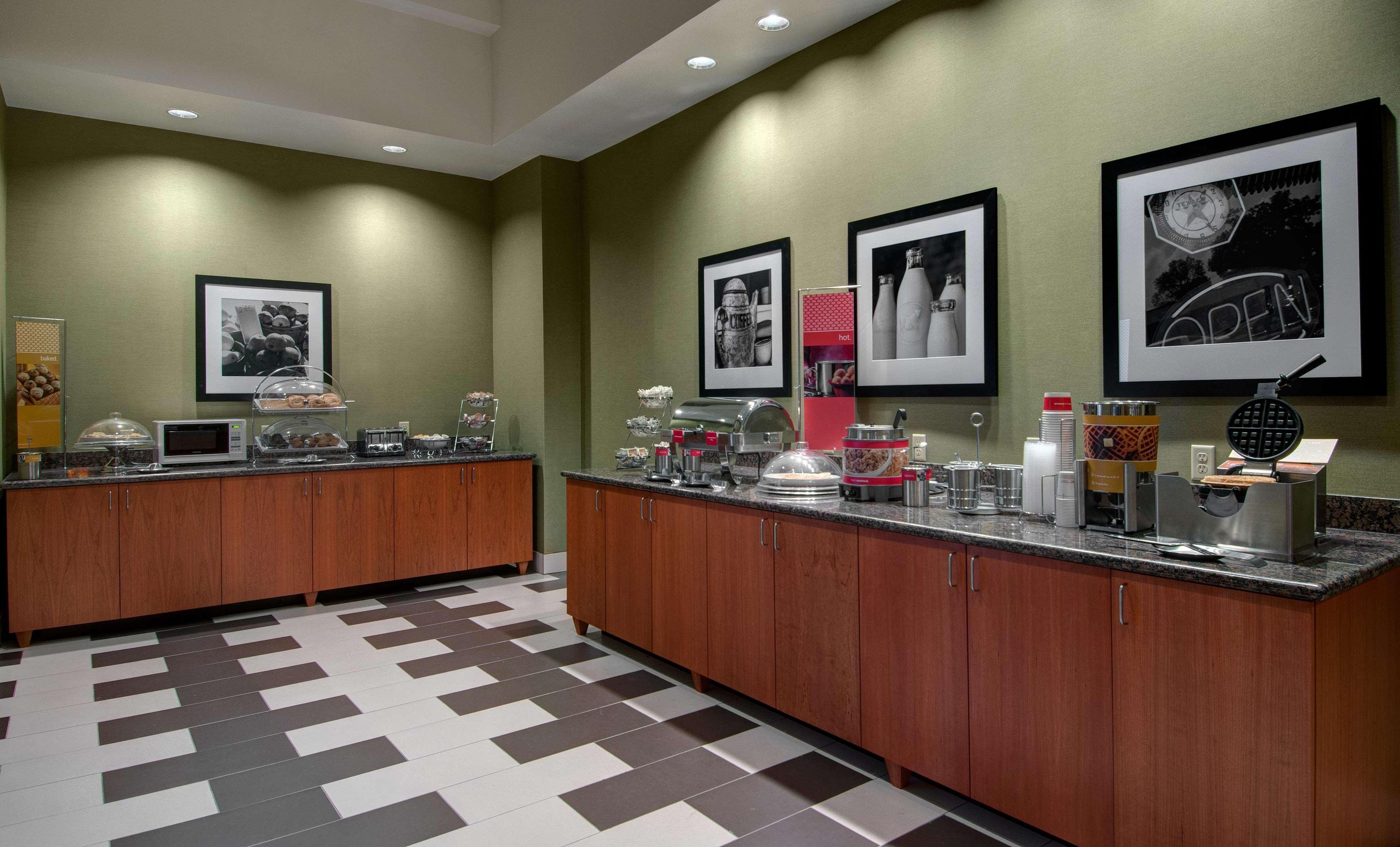 Hampton Inn & Suites Astoria Eksteriør bilde