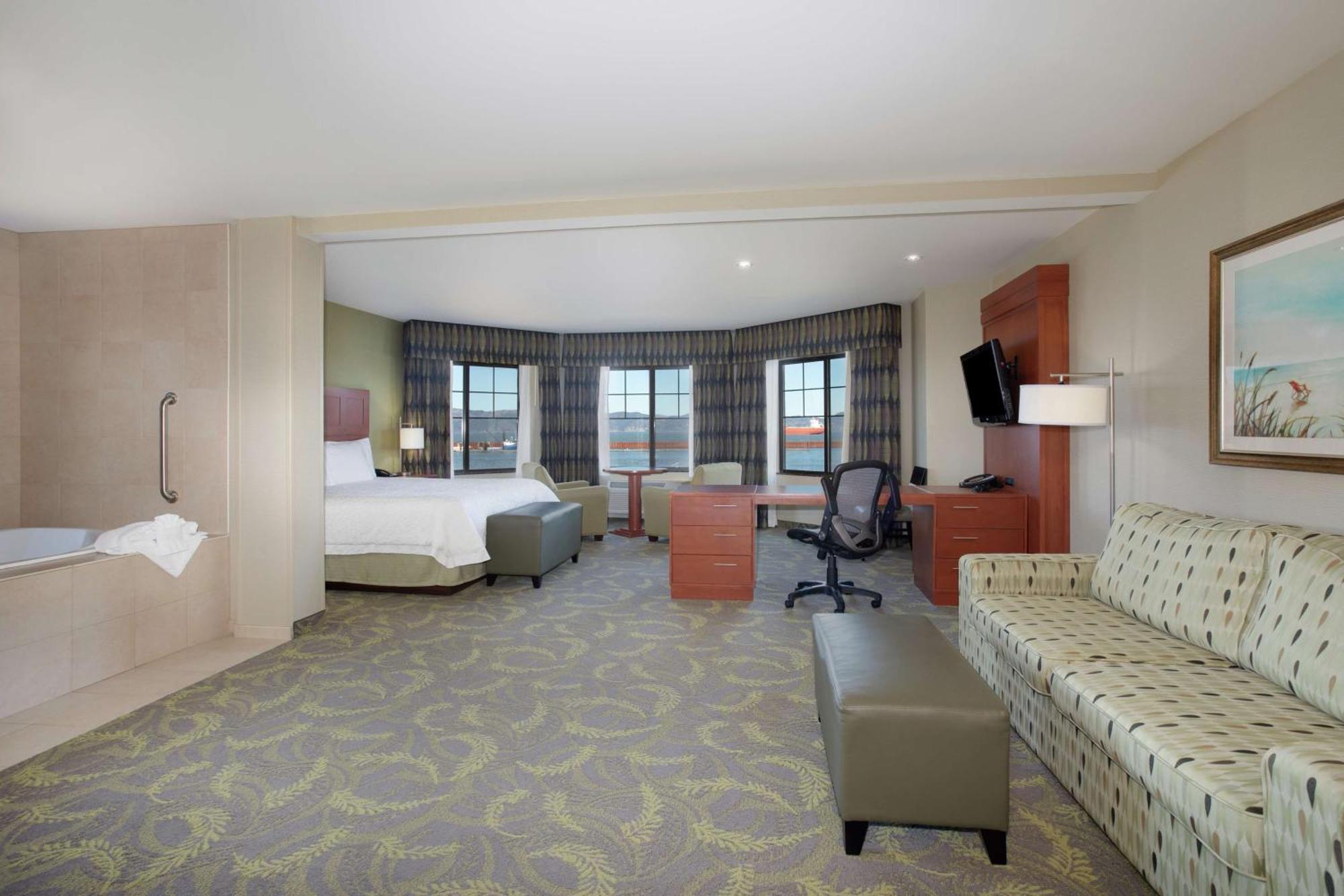 Hampton Inn & Suites Astoria Eksteriør bilde